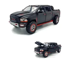 model-samochodu-dodge-ram-trx-metalowy-1-32-z-otwieranymi-drzwiami