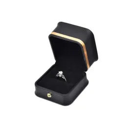 eleganckie-pudelko-na-pierscionek-ekoskora-czarne