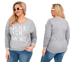 szara-bluzka-damska-plus-size-z-nadrukiem-love-you-more
