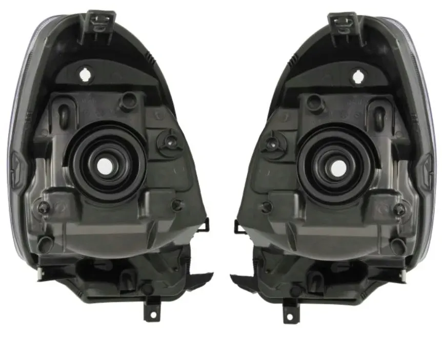 nissan-note-e11-06-09-reflektory-przednie-komplet