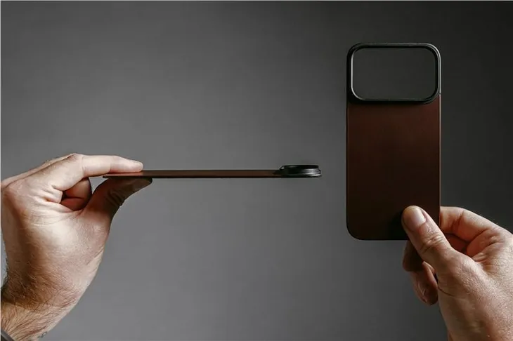 nomad-magnetic-leather-back-rustic-brown-horween-magsafe-iphone-17-pr-przeznaczenie-apple