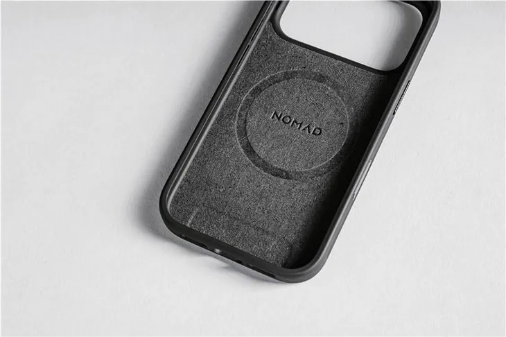 nomad-modern-leather-case-black-iphone-17-pro-max-stan-nowy-kolor-czarny