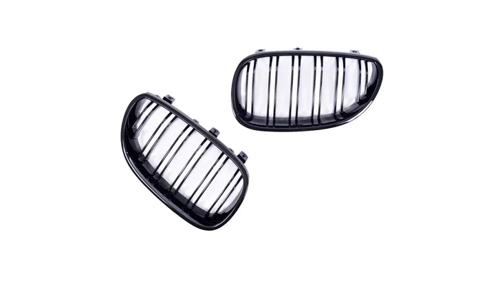 grill-bmw-5-e60-e61-podwojne-zeberka-gloss-black-producent-czesci-mtuning