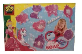 ses-creative-making-soaps-glitter-soap