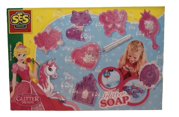 ses-creative-making-soaps-glitter-soap
