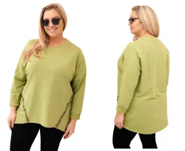 oliwkowa-bluzka-damska-bawelniana-plus-size-z-lampasem-i-dluzszym-tylem