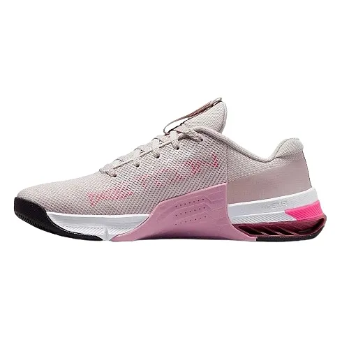 w-nike-metcon-8-kolor-rozowy