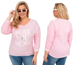 jasno-rozowa-bluzka-damska-plus-size-z-nadrukiem-love-you-more