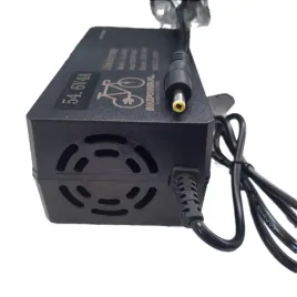 ladowarka-do-roweru-48v-546v-4a-wtyk-jack-5-5-mm-x-2-1-mm