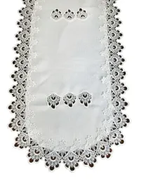 bieznik-z-gipiura-50x100-na-stol-owalny-bialy
