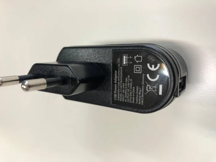 ladowarka-zasilacz-usb-2a-5v-do-telefonu-tabletu