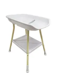 wolnostojacy-przewijak-dla-niemowlat-z-polka-lekki-i-wygodny