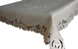 obrus-z-haftem-150x350-na-stol-prostokatny-bialy