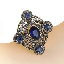 broszka-damska-z-dzetami-biale-i-niebieskie