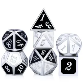 kostki-rpg-black-and-white-zestaw-7-metalowych-kosci