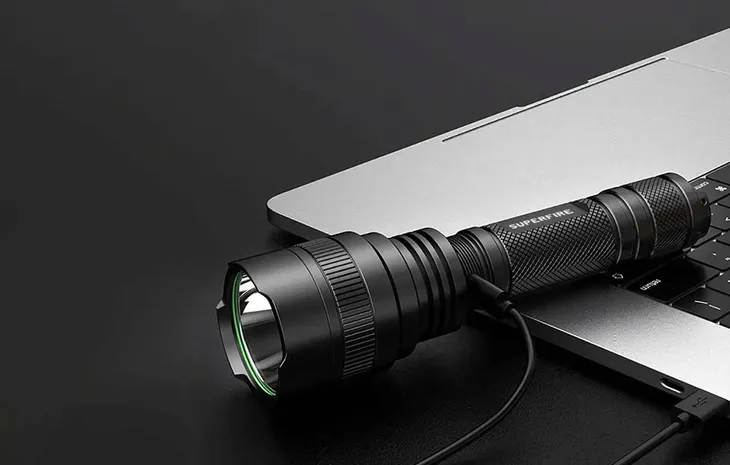 latarka-superfire-c8-h-950lm-usb-stan-nowy