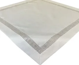 nakladka-z-blyszczaca-nitka-i-cyrkoniami-85x85-na-stol-kwadratowy-gladki