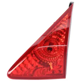 peugeot-3008-09-13-lampa-tylna-wewnetrzna-prawa