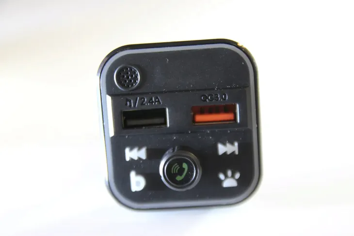 transmiter-fm-bluetooth-szybka-ladowarka-qc-usb-pd-stan-nowy