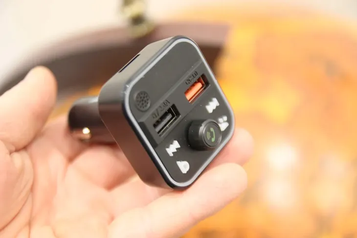 transmiter-fm-bluetooth-szybka-ladowarka-qc-usb-pd-stan-nowy