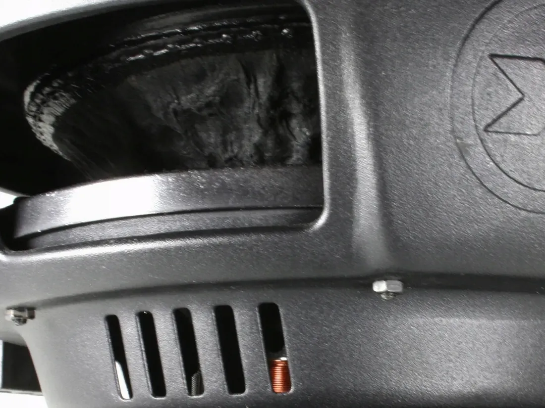 glosnik-subwoofer-excursion-10-25cm-2500w