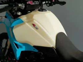 racetech-rtech-zbiornik-bak-paliwa-23l-yamaha-t7-tenere-700-19-24-kolor