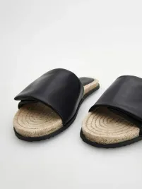 czarne-klapki-z-rzepem-reserved-37