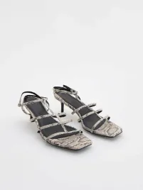 sandaly-na-obcasie-z-wezowym-wzorem-reserved-40