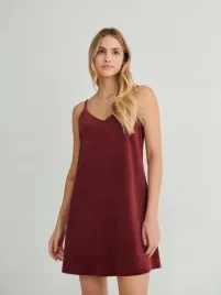 bordowa-sukienka-mini-z-weluru-reserved-l