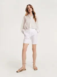 biale-szorty-z-bawelna-reserved-m