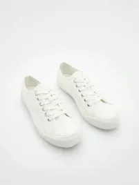 biale-trampki-wiazane-reserved-43