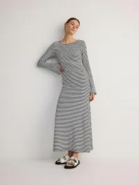 biala-bawelniana-sukienka-maxi-z-czarnymi-paskami-reserved-xl