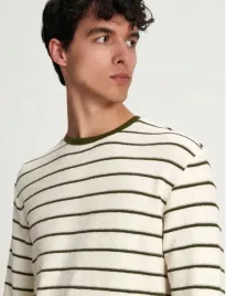 kremowa-dzianinowa-bluzka-w-zielone-paski-reserved-l