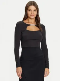 czarna-bluzka-ze-zdobieniem-only-s