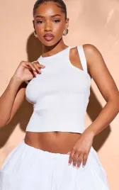 bialy-top-na-ramiaczkach-prettylittlething-s