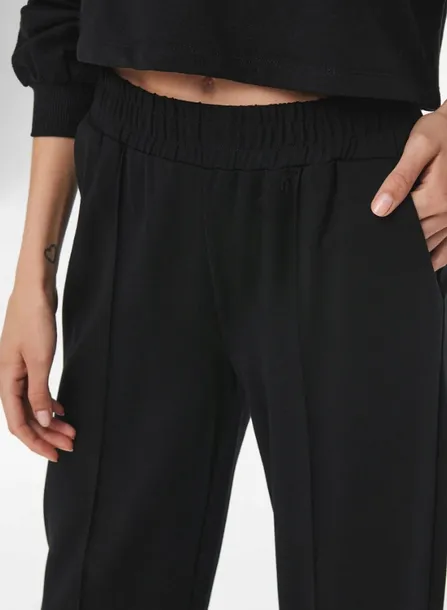 czarne-spodnie-materialowe-only-m-linia-regular