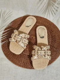 bezowe-klapki-z-cekinami-i-perelkami-shein-42