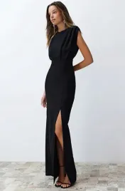 czarna-sukienka-maxi-trendyol-s