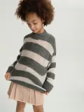 szaro-bialy-sweter-w-paski-reserved-146