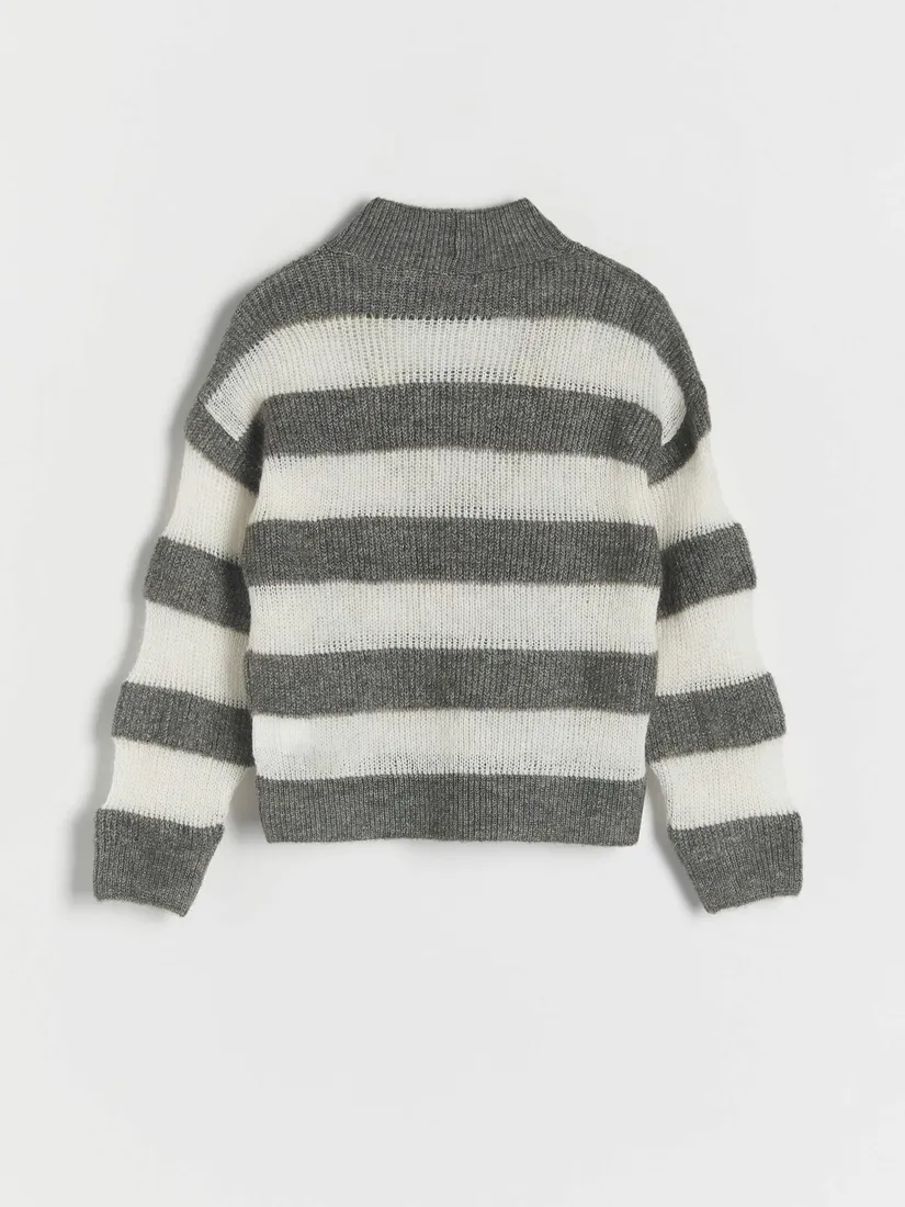 szaro-bialy-sweter-w-paski-reserved-146
