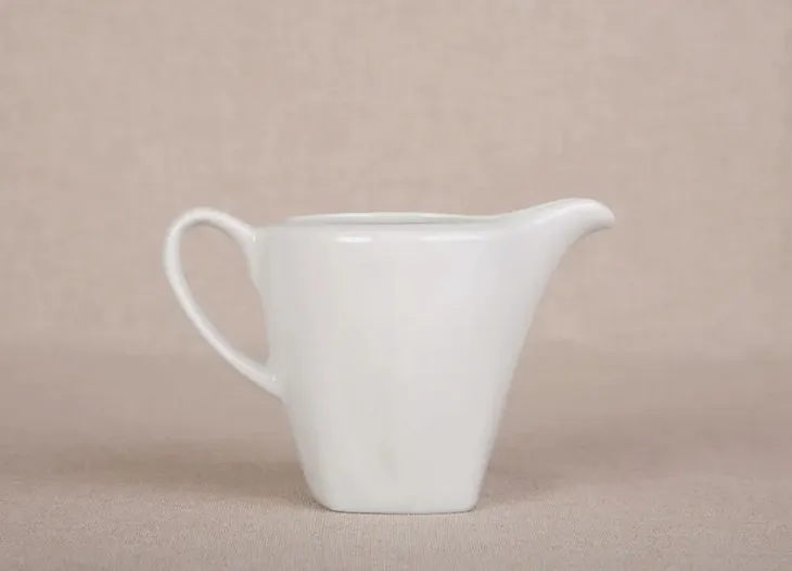 mlecznik-200ml-celebration-pojemnosc-200-ml-stan-nowy