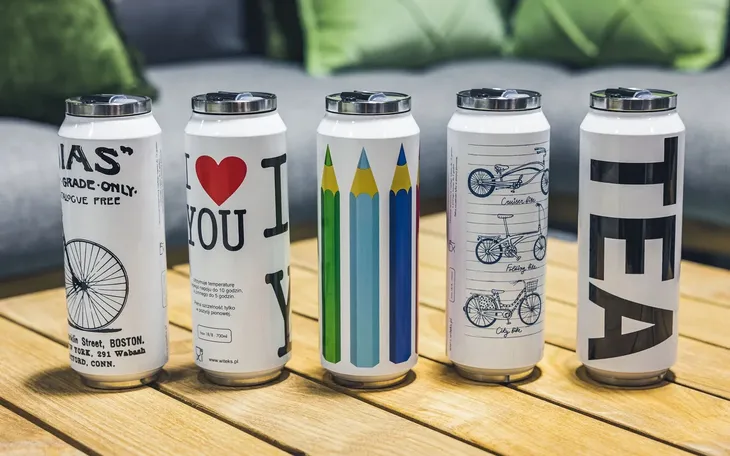 kubek-termiczny-700ml-kredki-pojemnosc-700-ml