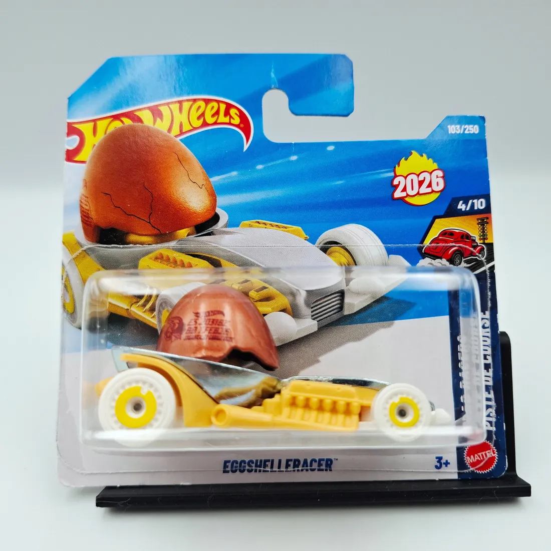 hot-wheels-eggshelleracer-bohater-brak