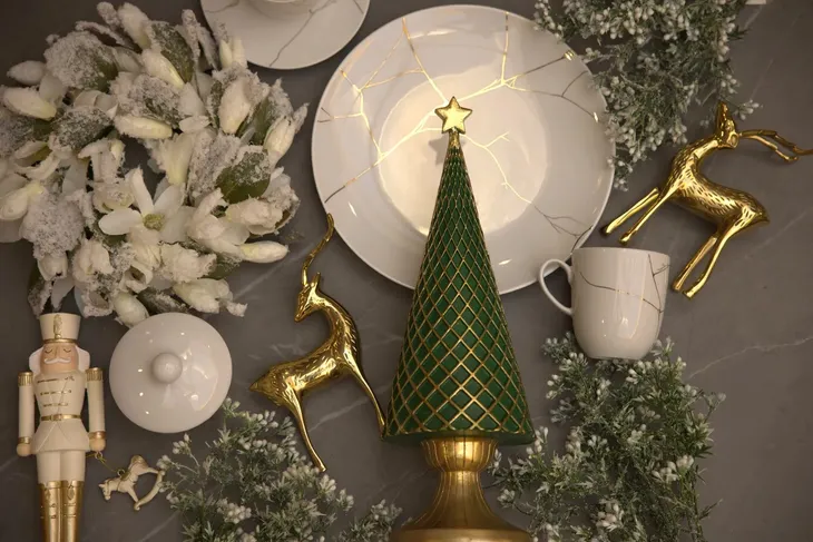 kubek-350ml-tektonika-biala-pojemnosc-350-ml-stan-nowy