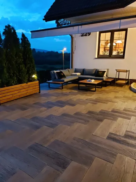 drewno-betonowe-deska-betonowa-plyta-tarasowa-gama-kolorystyczna-odcienie-bezowego-roznokolorowe-inny-kolor