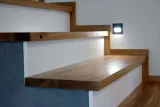 schody-stopnie-trepy-debowe-uszkodzony-nie