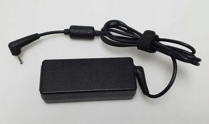 zasilacz-fujitsu-12v-3a-36w-marka-fujitsu