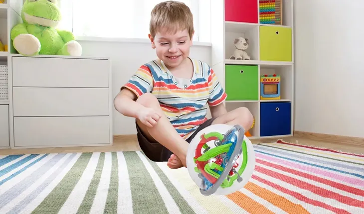 kula-labirynt-3d-przeplatanka-lamiglowka-material-plastik