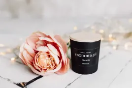 swieca-sojowa-piwonia-180-ml-kwiatowa-nuta-aromma-wieczko-gratis