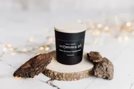 swieca-sojowa-biale-drzewo-sandalowe-180-ml-aromma-wieczko-zapalniczka